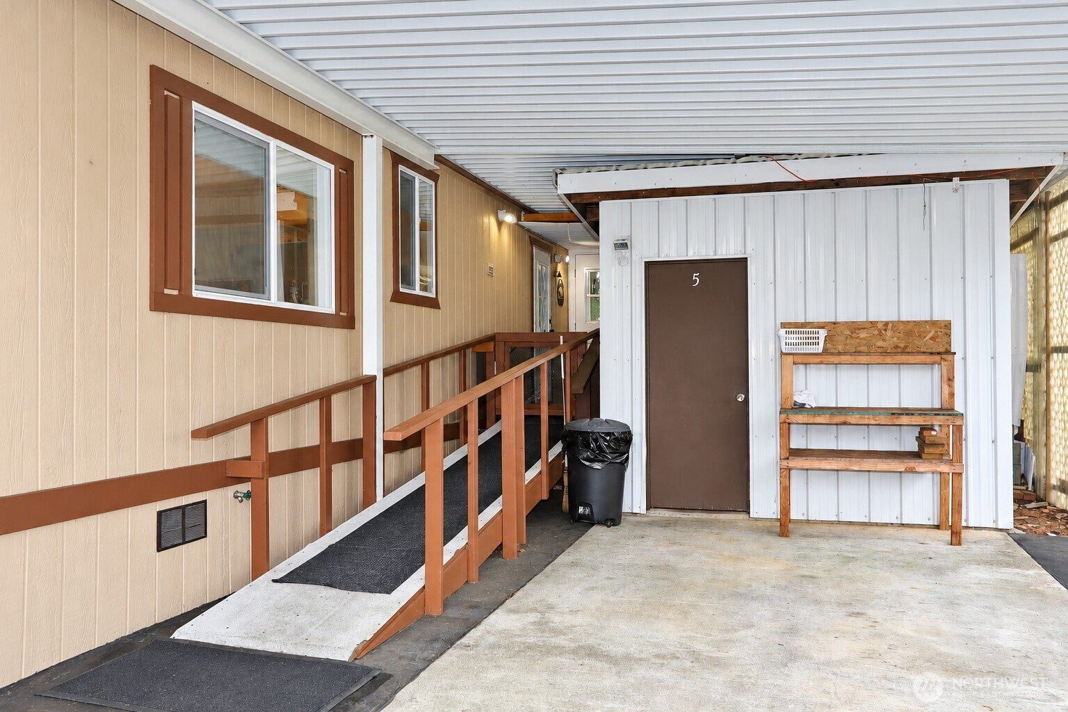 70 Clemons Road 5
