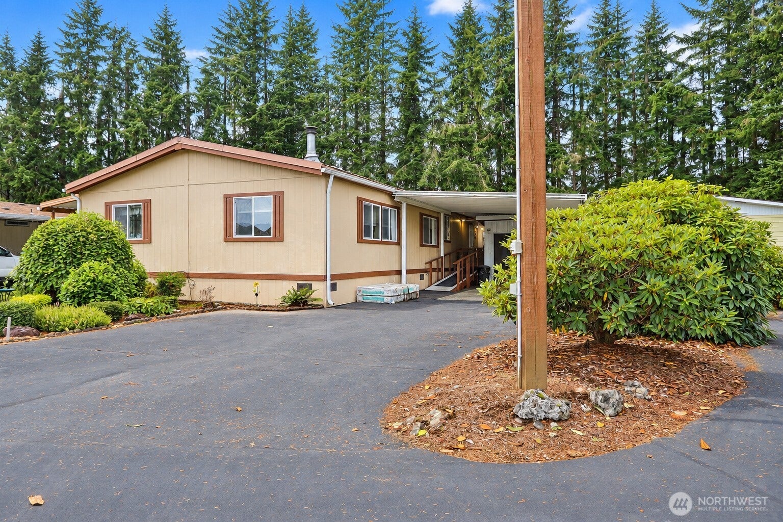 70 Clemons Road 5