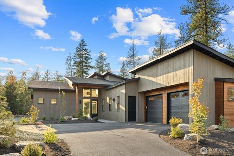 Photo of 1700 Wanawish Loop, Cle Elum, WA 98922 (MLS # 2578845)