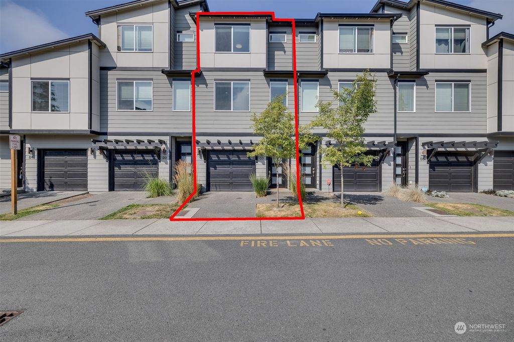 Photo of 3230 148th Street SW #D3, Lynnwood, WA 98037 (MLS # 2275762)