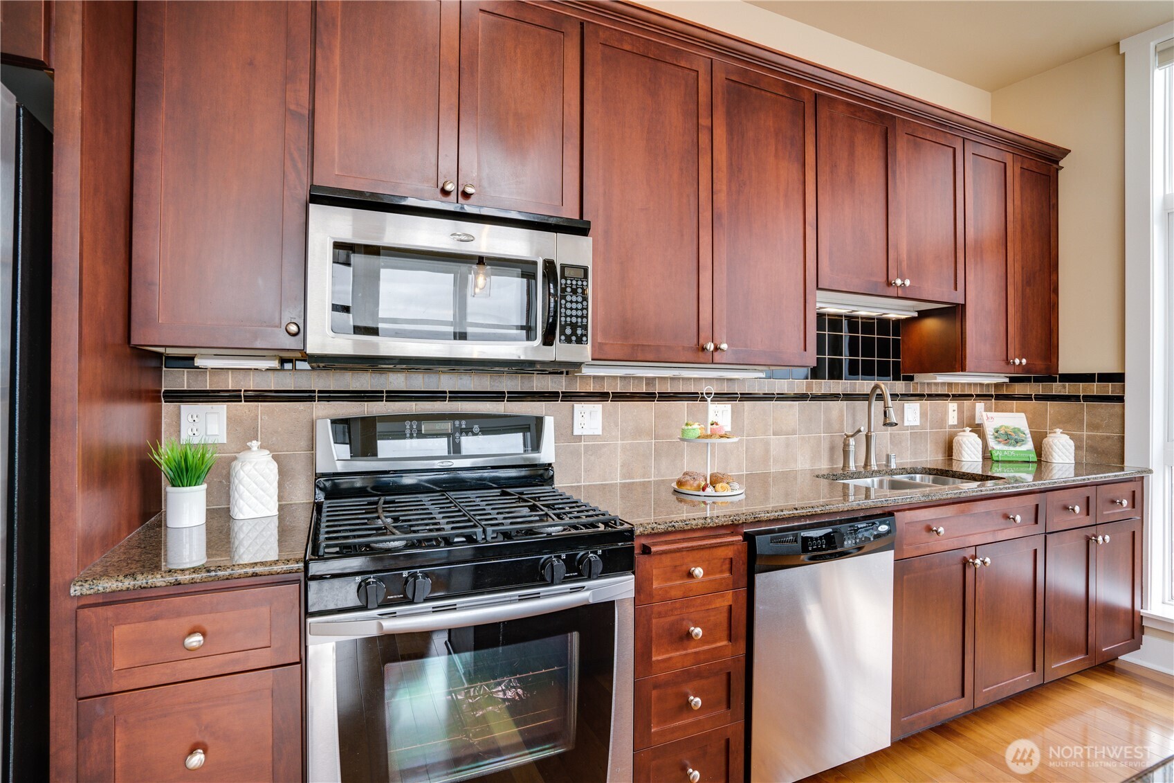 708 Market Street 705