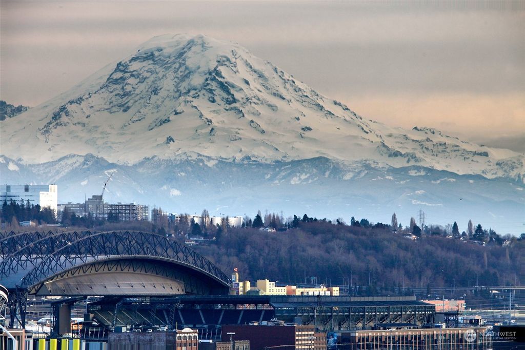 Photo of 2911 2nd Avenue #603, Seattle, WA 98121 (MLS # 2319734)