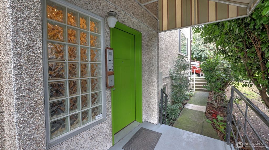 Photo of 418 Highland Drive #4, Seattle, WA 98109 (MLS # 2439868)
