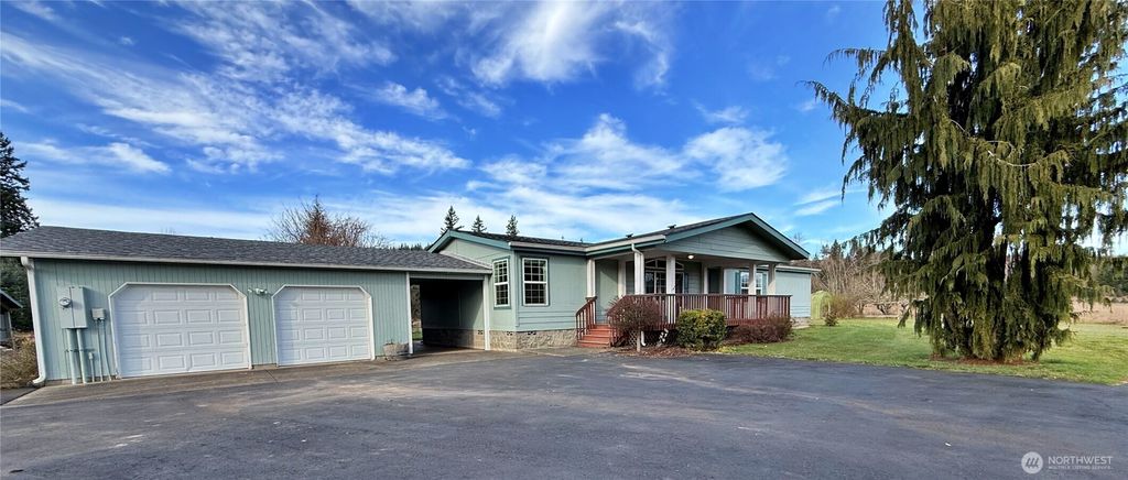 Photo of 104 Maulwee Drive, Silver Creek, WA 98585 (MLS # 2485756)
