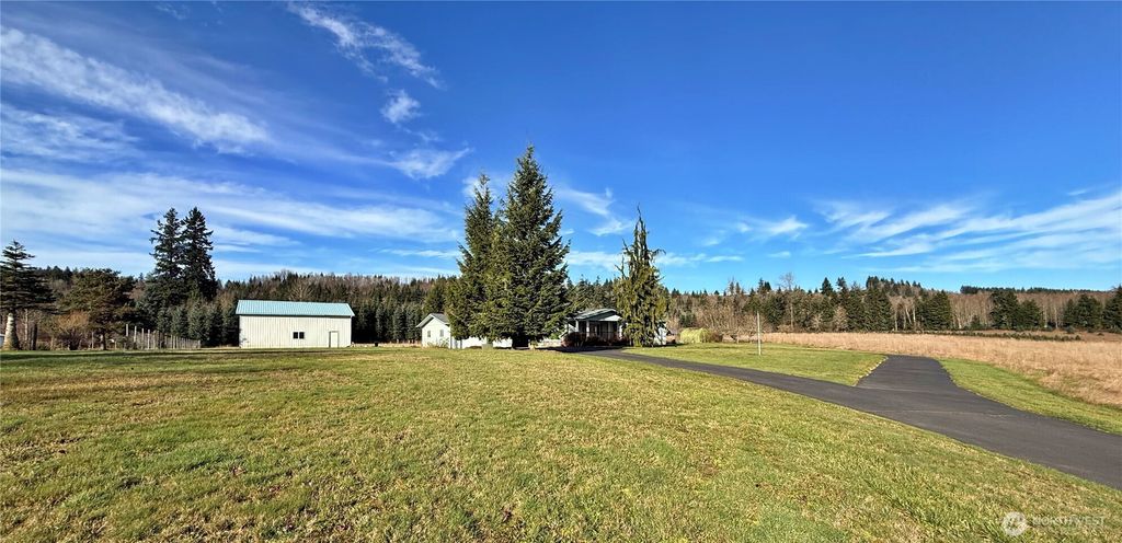 Photo of 104 Maulwee Drive, Silver Creek, WA 98585 (MLS # 2485756)