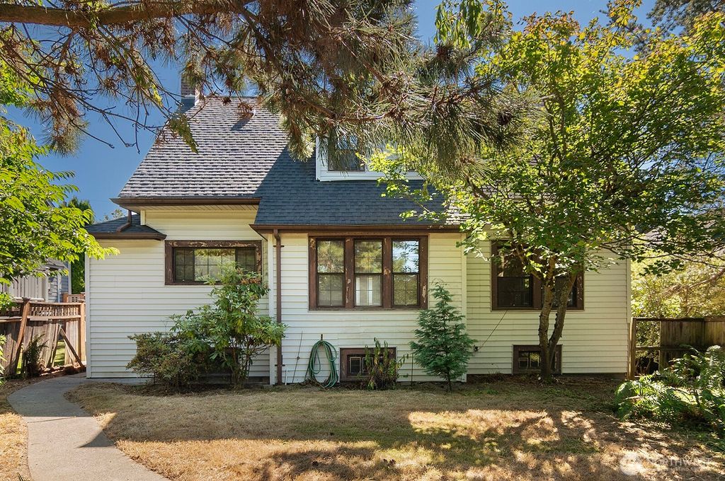 Photo of 2323 31st Avenue S, Seattle, WA 98144 (MLS # 2399116)