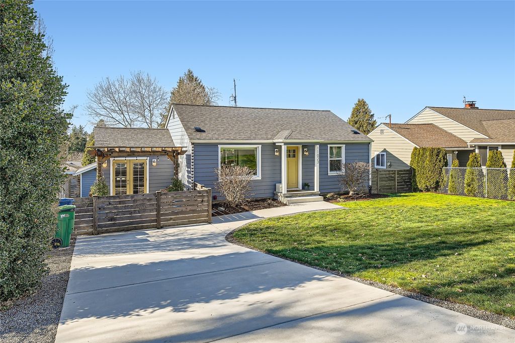 Photo of 11023 Parkview Avenue S, Seattle, WA 98178 (MLS # 2206774)