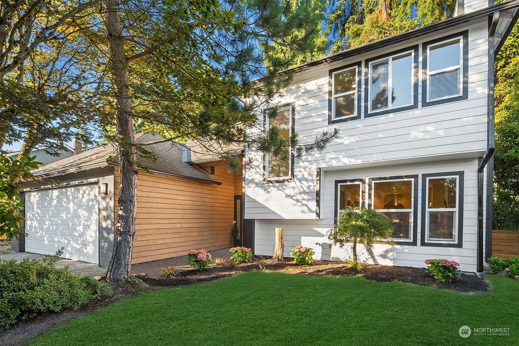 Photo of 14824 104th Avenue NE, Bothell, WA 98011 (MLS # 2194424)