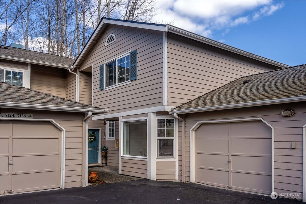 Photo of 7126 NE 171st Lane, Kenmore, WA 98028 (MLS # 2200854)