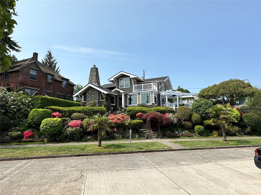 Photo of 1529 Palm Avenue SW, Seattle, WA 98116 (MLS # 2220740)