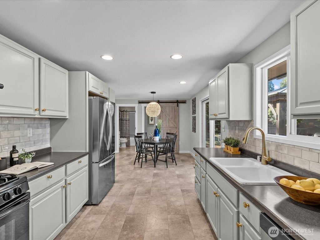 Photo of 22628 87th Avenue W, Edmonds, WA 98026 (MLS # 2565794)