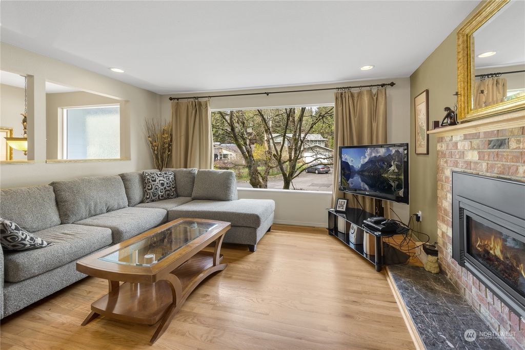 Photo of 2010 172nd Place SE, Bothell, WA 98012 (MLS # 2048284)