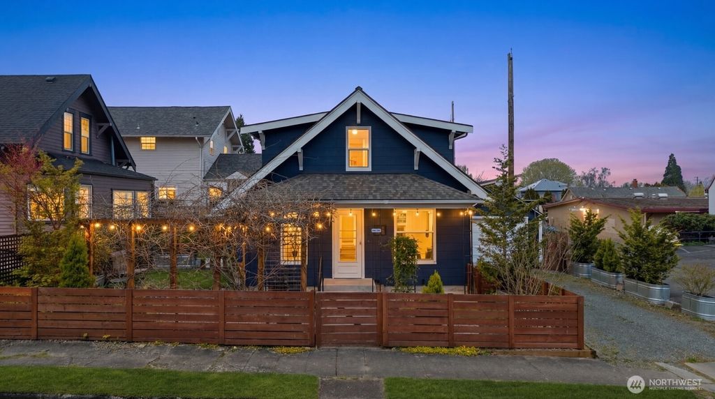 Photo of 1909 24th Street, Everett, WA 98201 (MLS # 2502663)