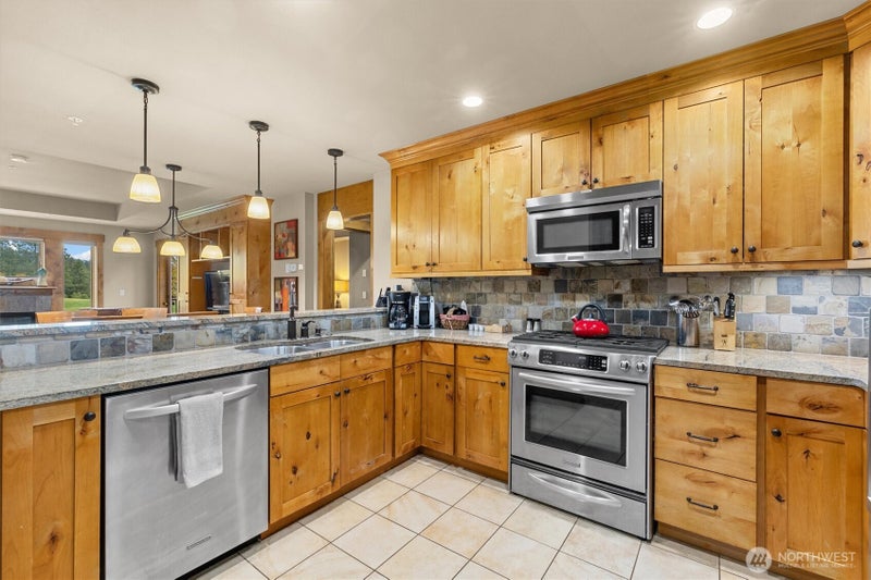 3770 Suncadia Trail 102