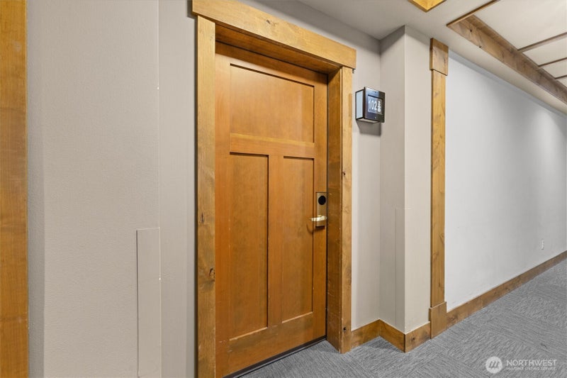 3770 Suncadia Trail 102