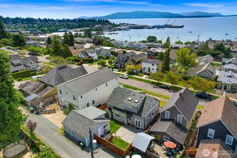 Photo of 809 12th Street, Bellingham, WA 98225 (MLS # 2518994)