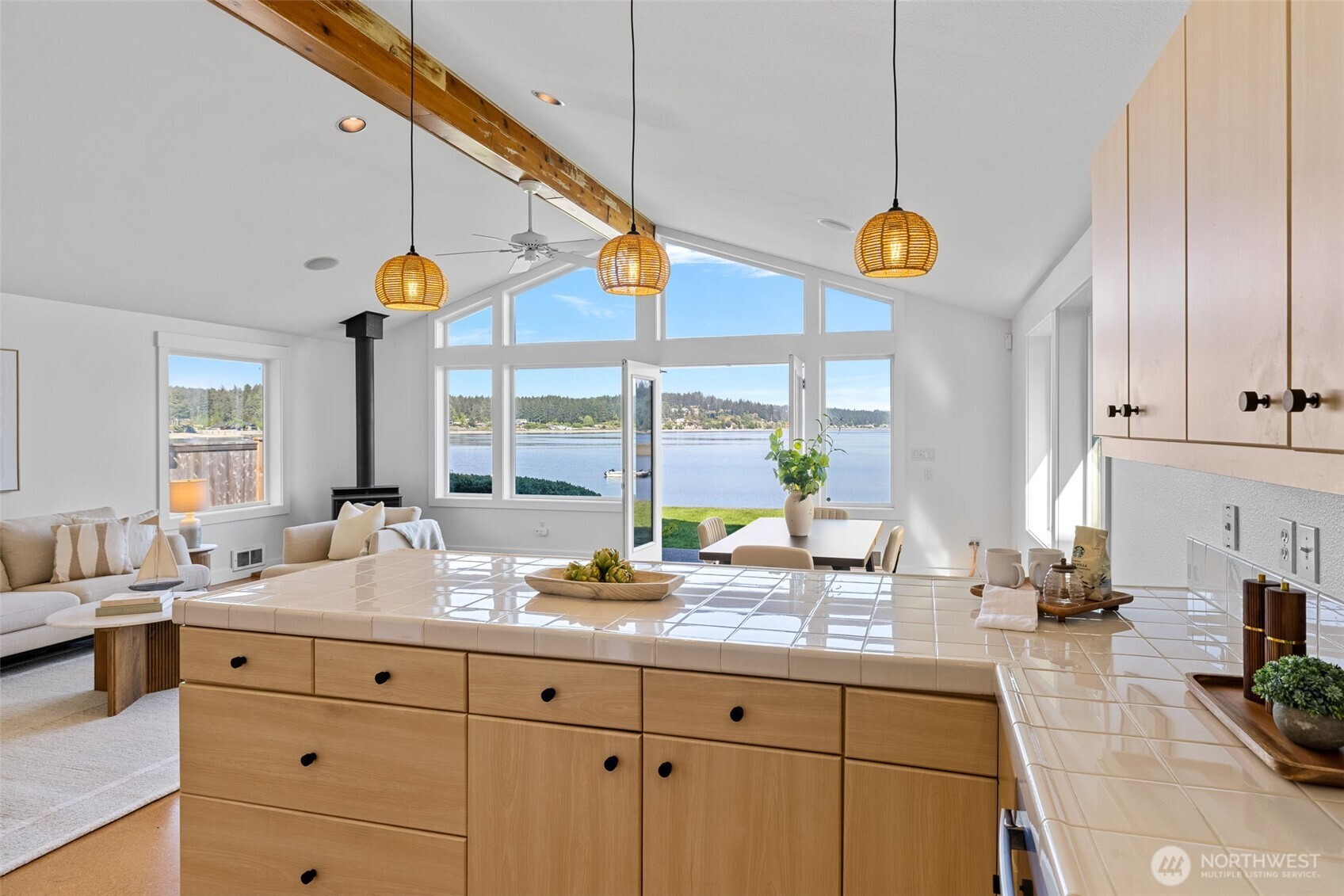 2815 Moorelands Drive NW