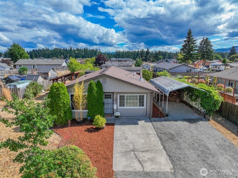 Photo of 303 Olympia Street E, Rainier, WA 98576 (MLS # 2573138)