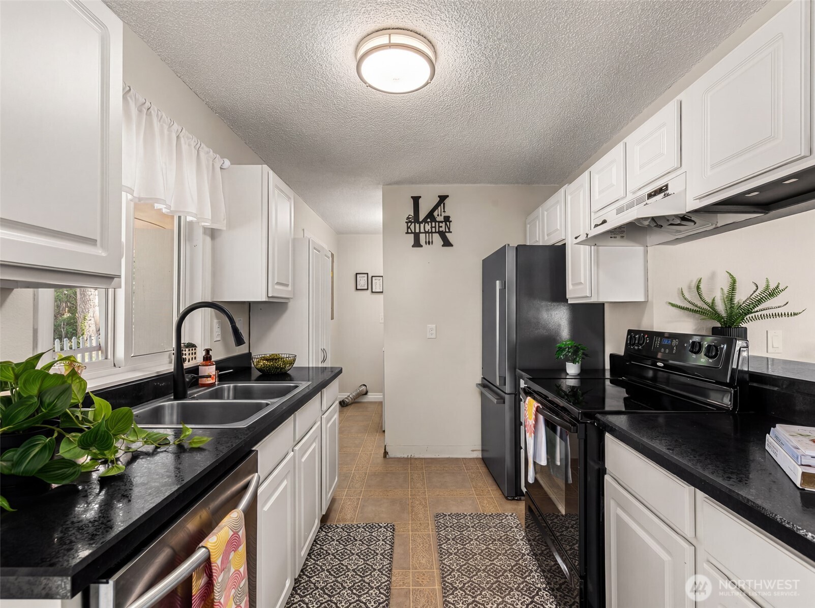 593 Rolfs Place