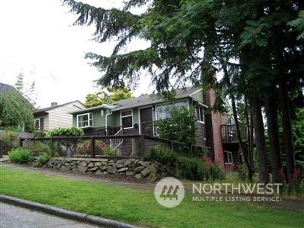 Photo of 309 NW 46th Street, Seattle, WA 98107 (MLS # 2240035)