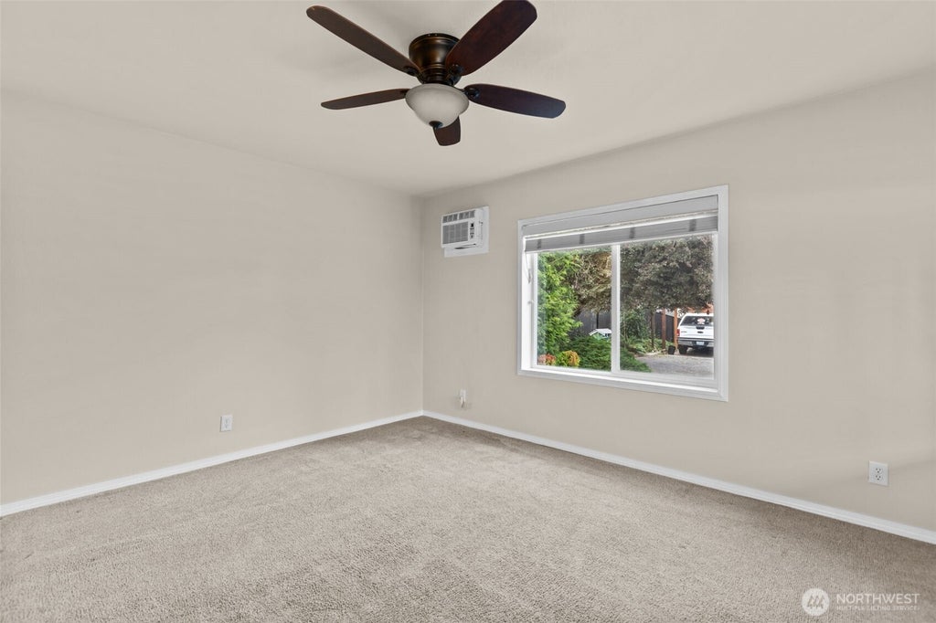 Photo of 14322 Admiralty Way #12, Lynnwood, WA 98087 (MLS # 2537115)