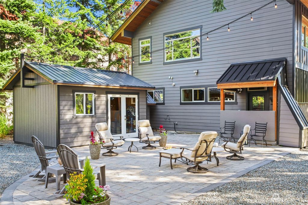Photo of 731 Hyak Drive E, Snoqualmie Pass, WA 98068 (MLS # 2325383)