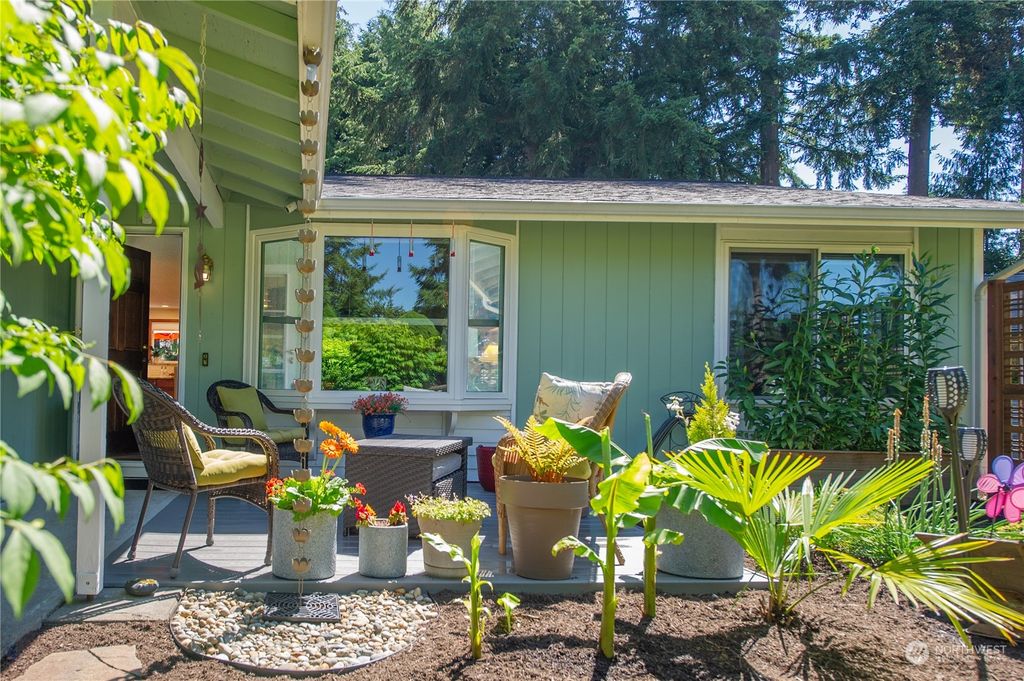 Photo of 13723 32nd Drive SE, Mill Creek, WA 98012 (MLS # 2251799)
