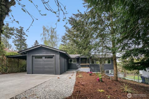 Photo of 1302 SW 125th Place, Burien, WA 98146 (MLS # 2562949)