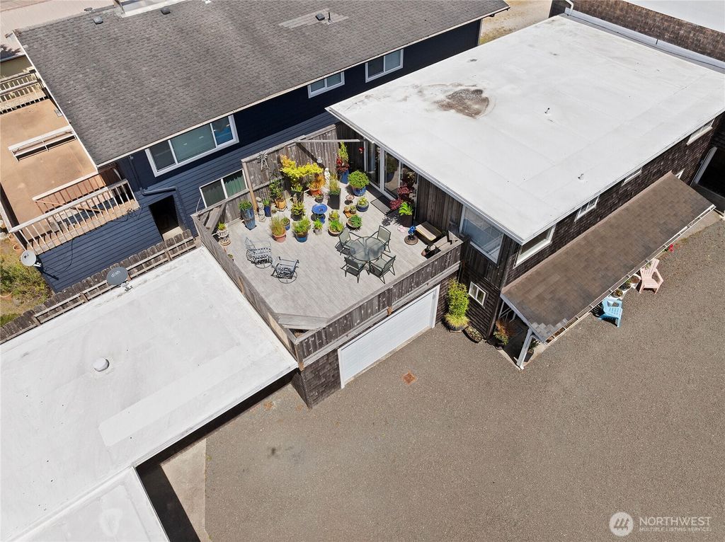 Photo of 1611 Ocean Beach Boulevard S #4, Long Beach, WA 98631 (MLS # 2537225)