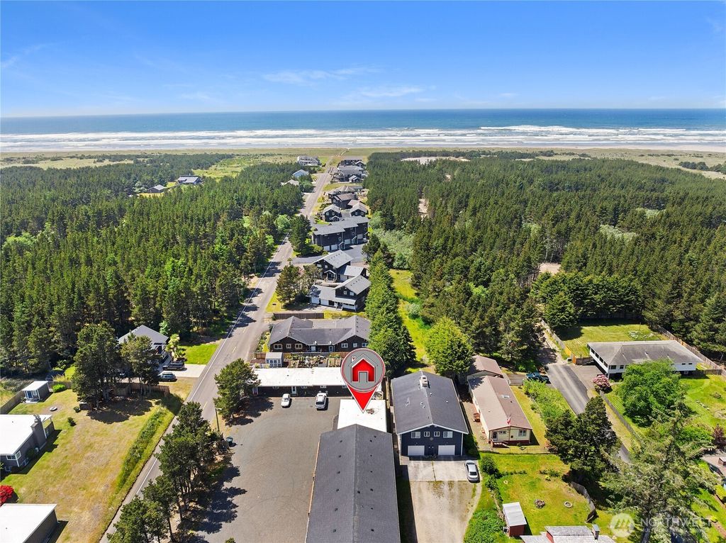 Photo of 1611 Ocean Beach Boulevard S #4, Long Beach, WA 98631 (MLS # 2537225)