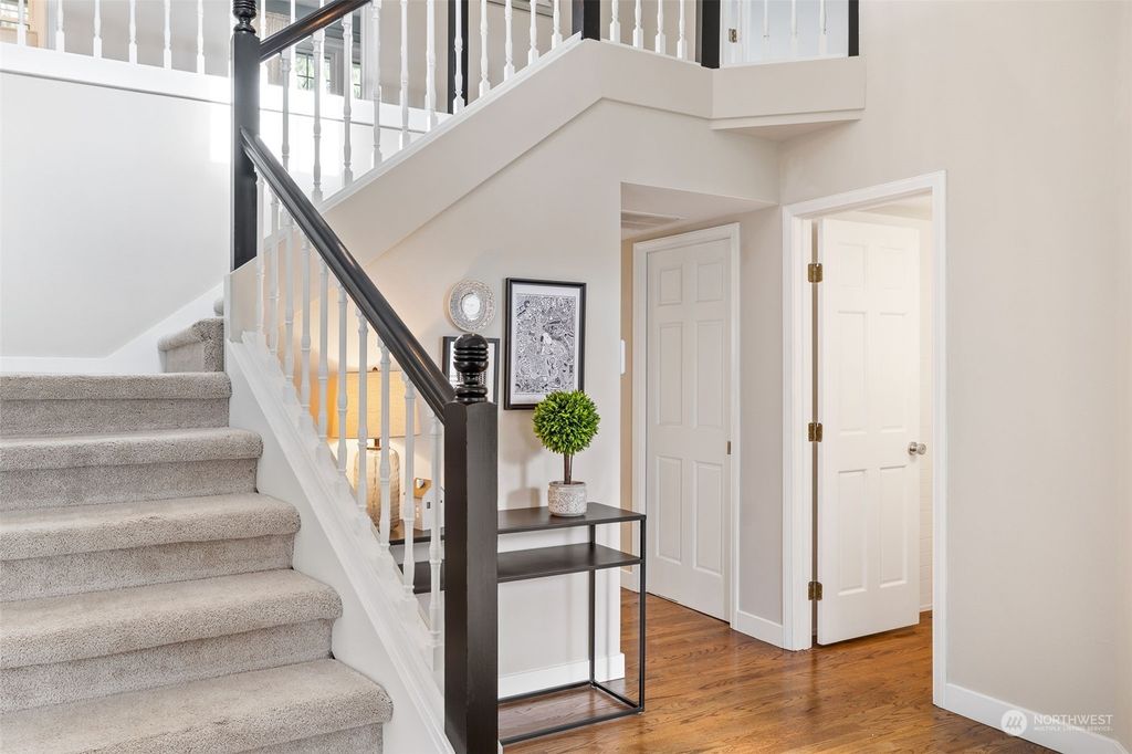 Photo of 23206 NE 18th Place, Sammamish, WA 98074 (MLS # 2193096)