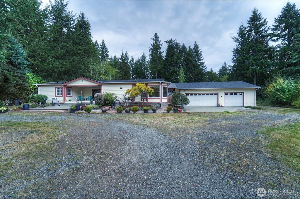 Photo of 462 NW Equestrian Drive, Poulsbo, WA 98370 (MLS # 2580919)