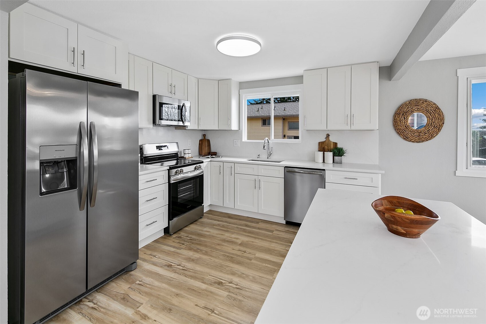 Des Moines, Washington 98198, United States, 4 Bedrooms Bedrooms, ,3 BathroomsBathrooms,Residential,Pending,108037