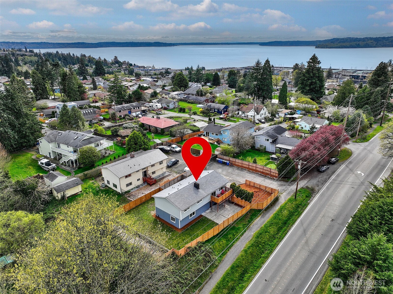 Des Moines, Washington 98198, United States, 4 Bedrooms Bedrooms, ,3 BathroomsBathrooms,Residential,Pending,108037