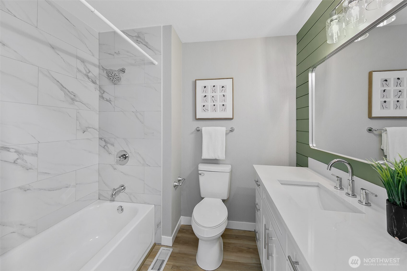 Des Moines, Washington 98198, United States, 4 Bedrooms Bedrooms, ,3 BathroomsBathrooms,Residential,Pending,108037