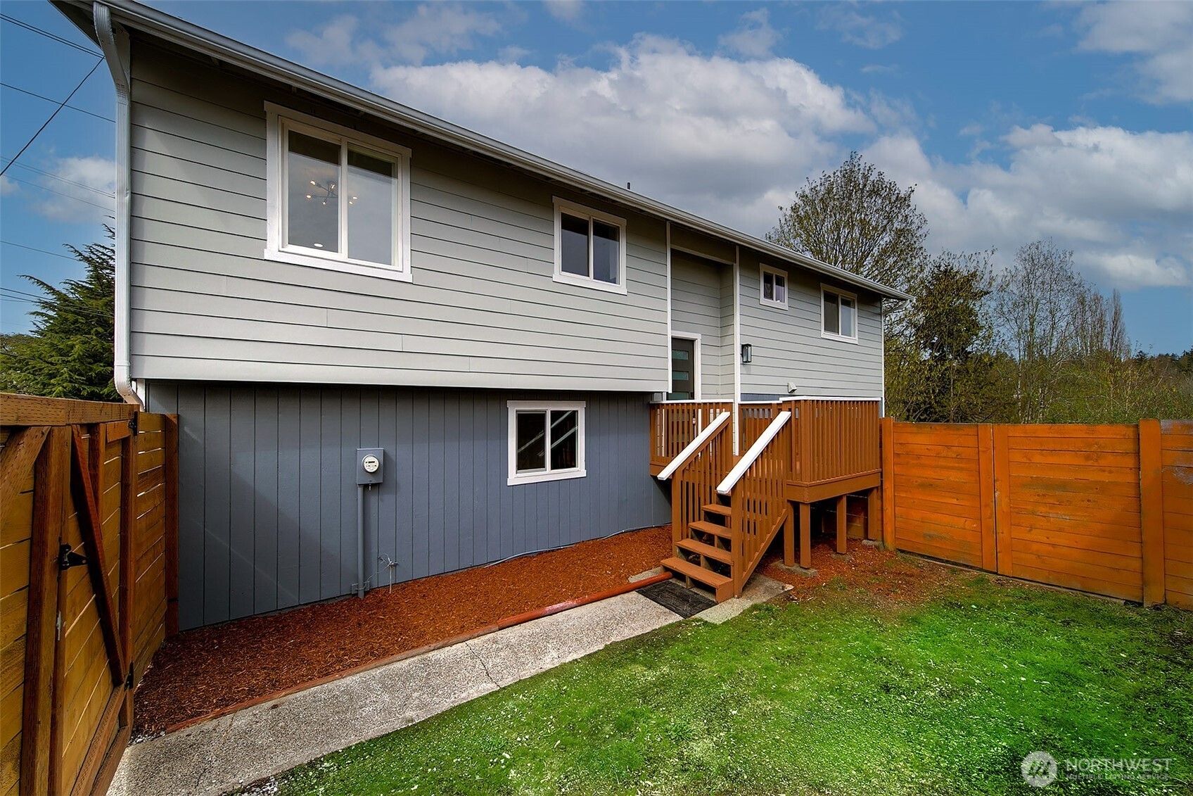 Des Moines, Washington 98198, United States, 4 Bedrooms Bedrooms, ,3 BathroomsBathrooms,Residential,Pending,108037