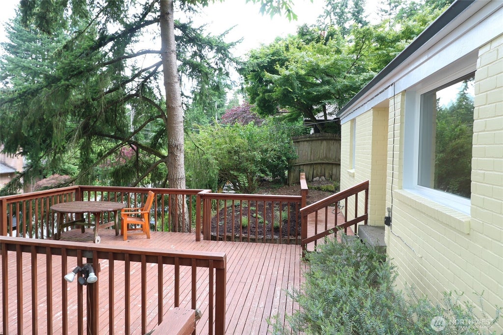 Photo of 9233 17th Avenue NE, Seattle, WA 98115 (MLS # 2593297)