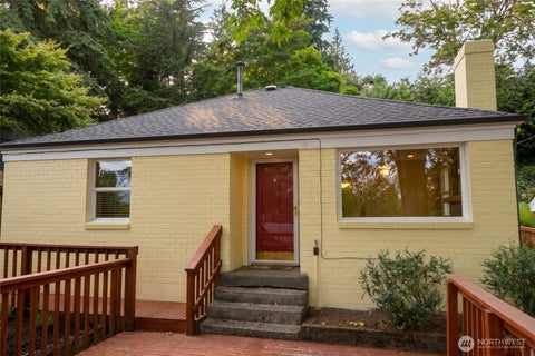 Photo of 9233 17th Avenue NE, Seattle, WA 98115 (MLS # 2593297)