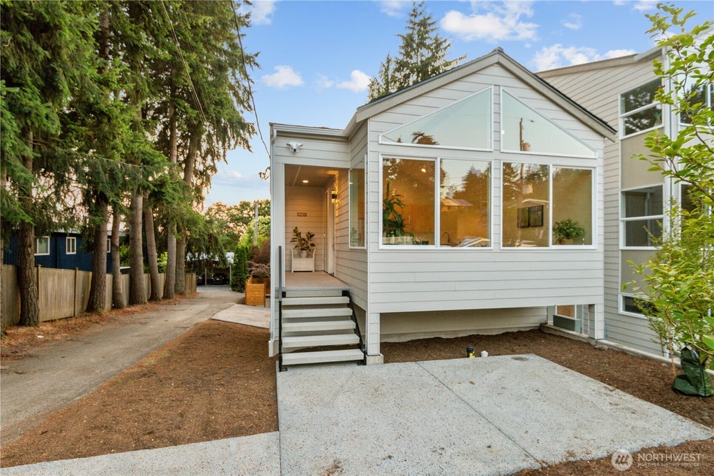 Photo of 12749 37th Avenue NE, Seattle, WA 98125 (MLS # 2561920)