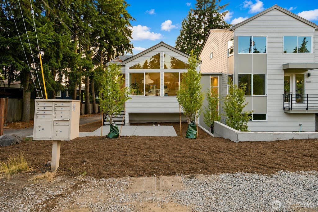Photo of 12749 37th Avenue NE, Seattle, WA 98125 (MLS # 2561920)