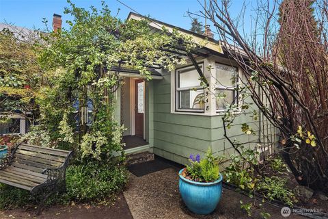 Photo of 548 NE 102nd Street, Seattle, WA 98125 (MLS # 2497441)