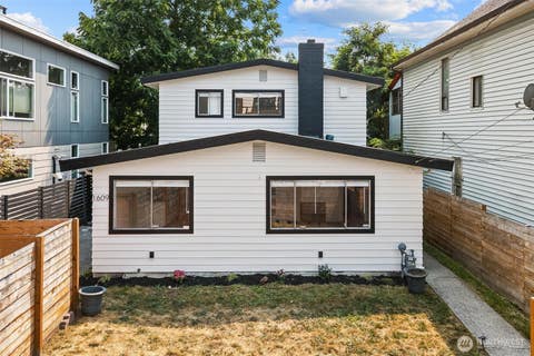 Photo of 1609 E Alder Street, Seattle, WA 98122 (MLS # 2566584)