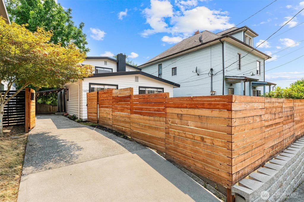 Photo of 1609 E Alder Street, Seattle, WA 98122 (MLS # 2566584)