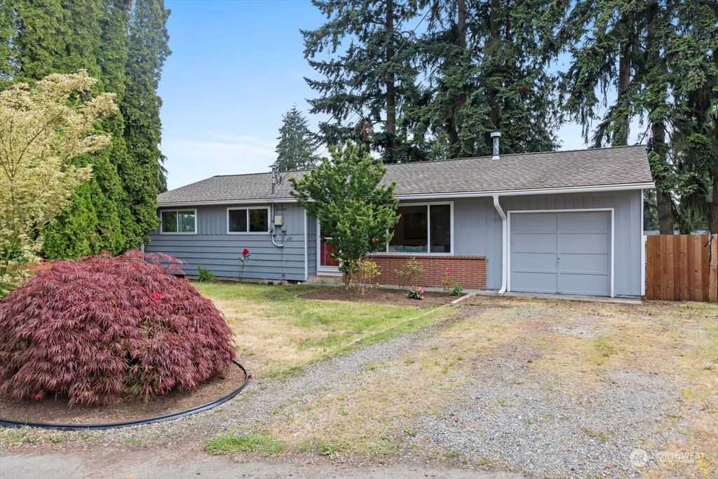 Photo of 20431 20th Place W, Lynnwood, WA 98036 (MLS # 2127780)
