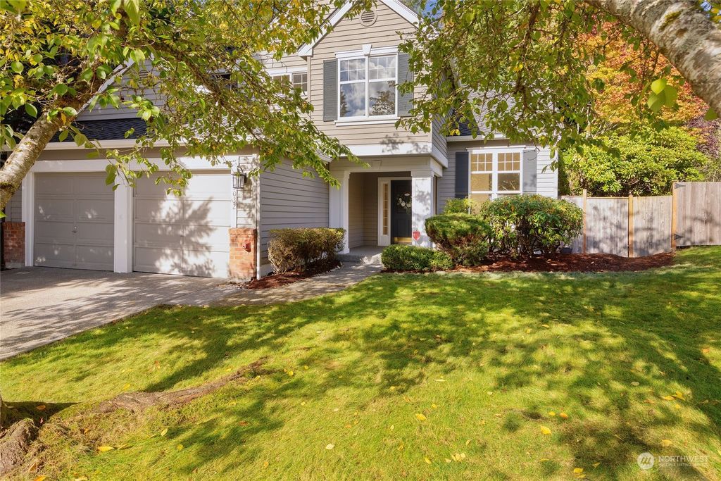 Photo of 25032 SE 40th Drive, Sammamish, WA 98029 (MLS # 2304981)