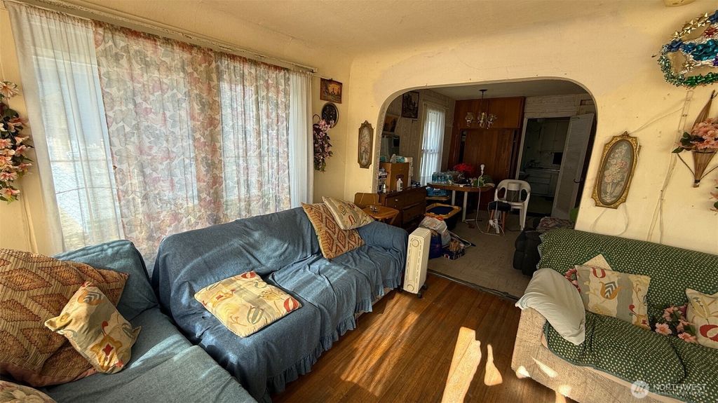 Photo of 4816 S Chicago Street, Seattle, WA 98118 (MLS # 2512055)