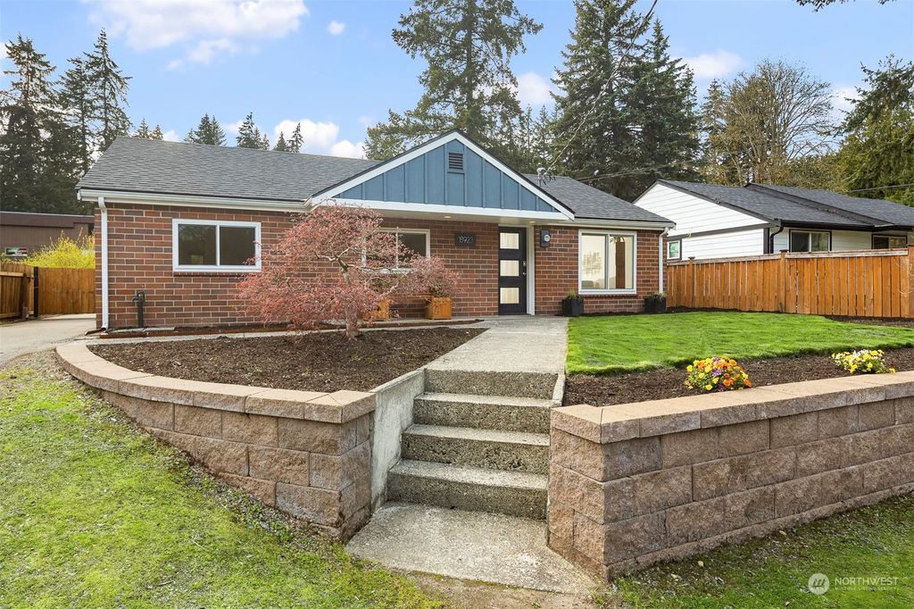 Photo of 18923 32nd Avenue NE, Lake Forest Park, WA 98155 (MLS # 2060614)