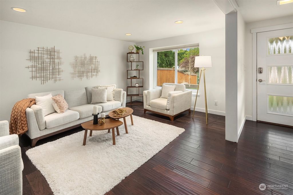 Photo of 18923 32nd Avenue NE, Lake Forest Park, WA 98155 (MLS # 2060614)