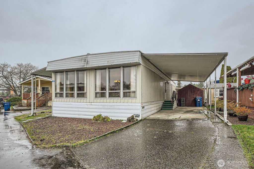 Photo of 3222 S 183rd Street, SeaTac, WA 98188 (MLS # 2340001)