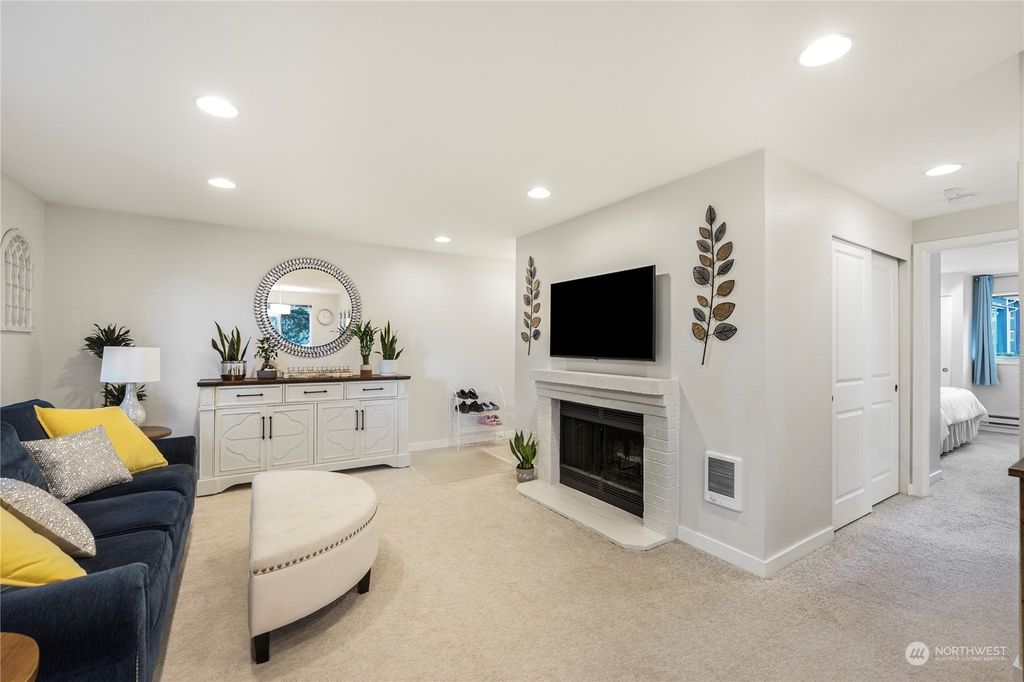 Photo of 14106 NE 181st Place #F301, Woodinville, WA 98072 (MLS # 2198467)